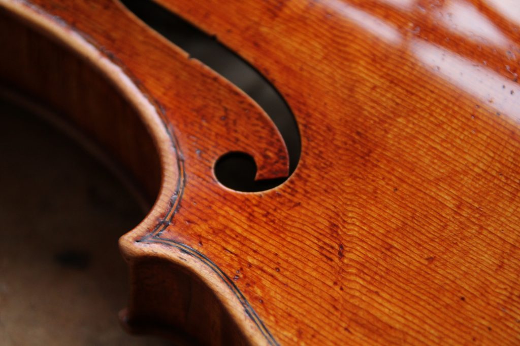 바이올린 에프홀