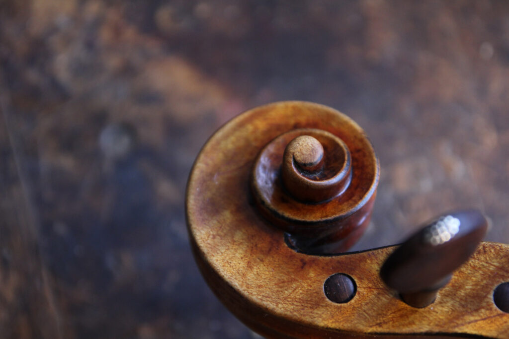 바이올린 스크롤